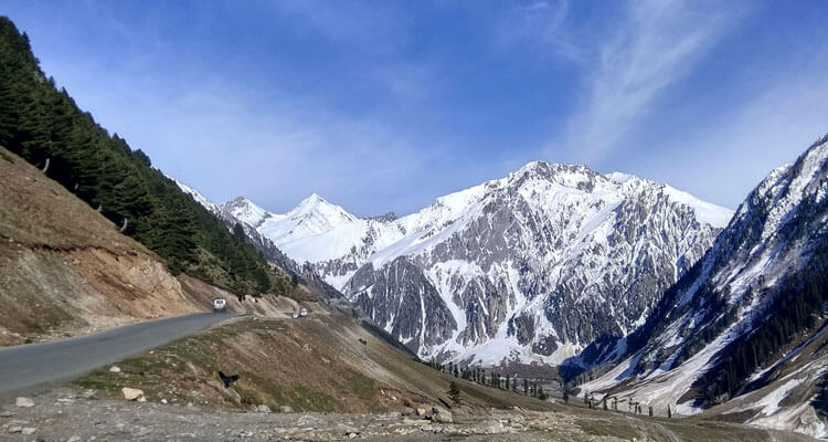 5. Baltal Valley