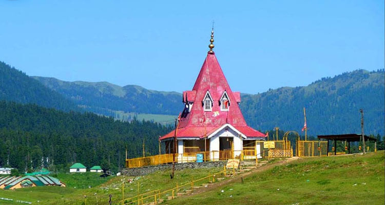 9. Visit Maharani Temple/Rani Temple