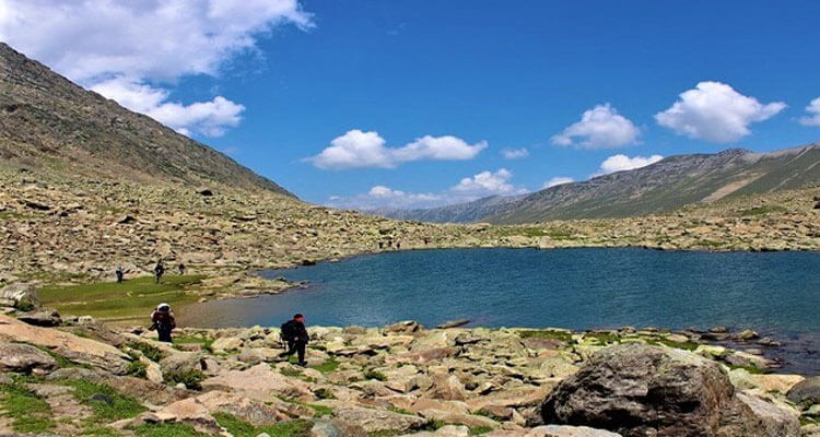 2. Satsar Lake