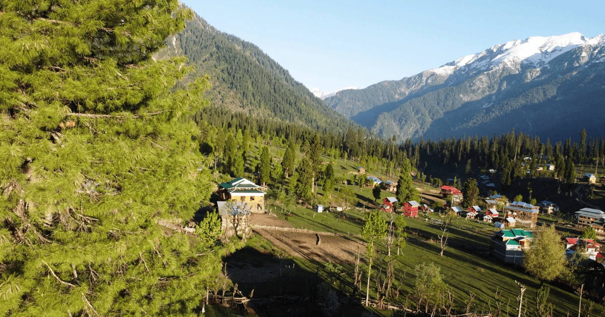 Let’s dive into why this hidden gem should be on your travel list with Explore Pahalgam in Kashmir: Paradise Within Paradise.